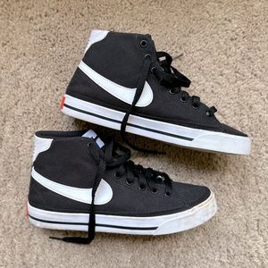 WOMEN'S NIKE COURT LEGACY MID CANVAS SNEAKERS